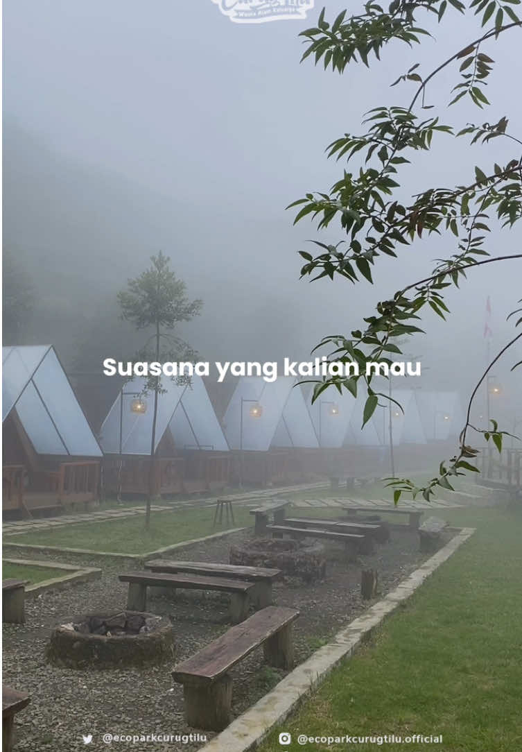 Siapa nih yang setuju kalo lagi kabut kaya gini tuh bikin tenang 🥹🍃 @ecoparkcurugtilu.official 🫶🏻  ____________________________________________ 📍Jl. Raya Rancabali Km.01, Patengan, Rancabali, Ciwidey, Kab.Bandung ____________________________________________ #ecoparkcurugtilu #jelajahciwidey #wisatakabupatenbandung #resortciwidey #penginapanciwidey 