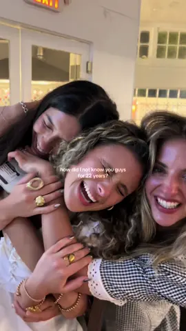 Friends that feel like you’ve known eachother forever,,thanks nyc🥹💖 #postgradfriendship #nyclife #postgradlife #friendship #girlstrip 