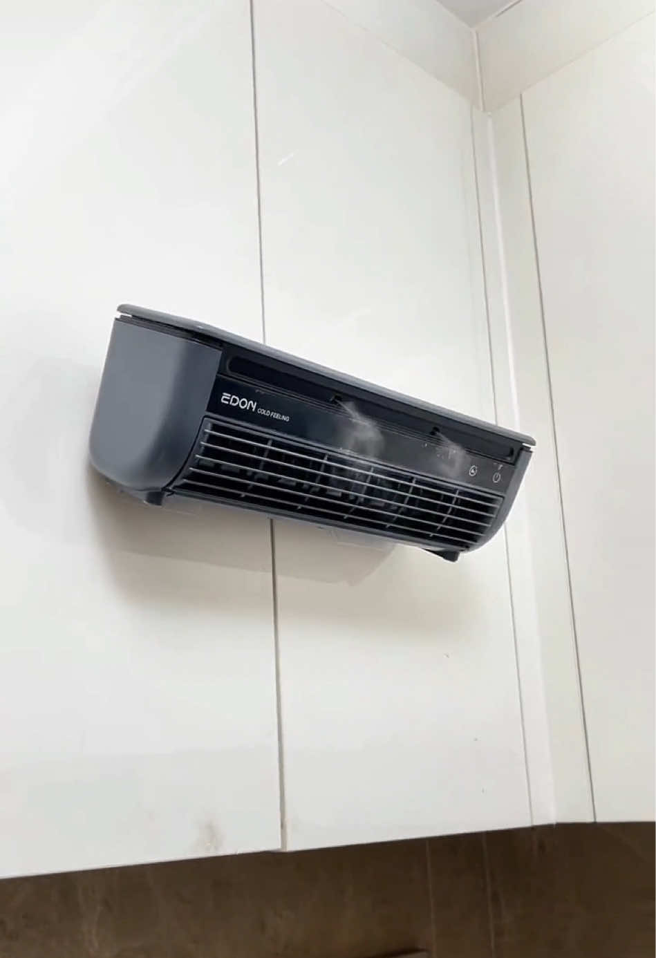 Easy to keep you cooling😏#gadgets #coolgadgets #coolstuff #amazonfinds #fyp 