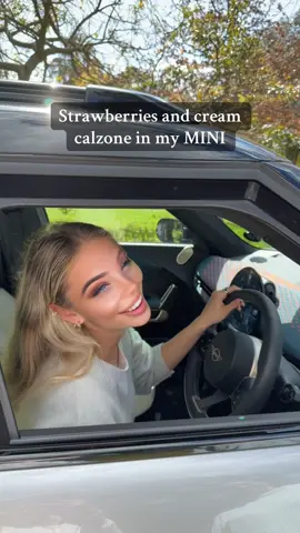 Me and my car picking up strawberries and cream calzone 🚗🍓 @Nina did we do it right?  #strawberriesandcream #mornin #snapchatfilter 