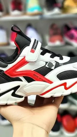 sepatu sneakers anak 