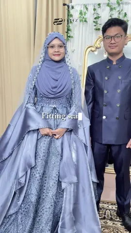✨ “Dibalik hijab panjang dan gaun yang menutup, ada kemegahan dan keelokan yang membentuk rasa aman, izzah, dan keyakinan. Tetap cantik, anggun, dan feminin—tanpa harus kehilangan sisi elegannya. 🤍 Karena menikah bukan sekadar pesta… tapi awal dari perjalanan ibadah yang panjang. Dan di hari itu, yang terpenting bukan hanya dilihat indah oleh manusia, tapi juga pantas di hadapan Allah. ✨ 🌿 Kalau kamu juga ingin pernikahan yang bukan hanya indah di mata, tapi juga penuh berkah, saatnya pilih gaun syar’i yang menjaga sekaligus memuliakanmu di @filizislamicbride  Jangan lupa save untuk inspirasimu, dan share ke sahabatmu yang lagi siapin hari terindahnya. 💌 #filizislamicbride #jadibaikbareng #weddinginspiration #gaunpengantinmuslimah #makeupsyari