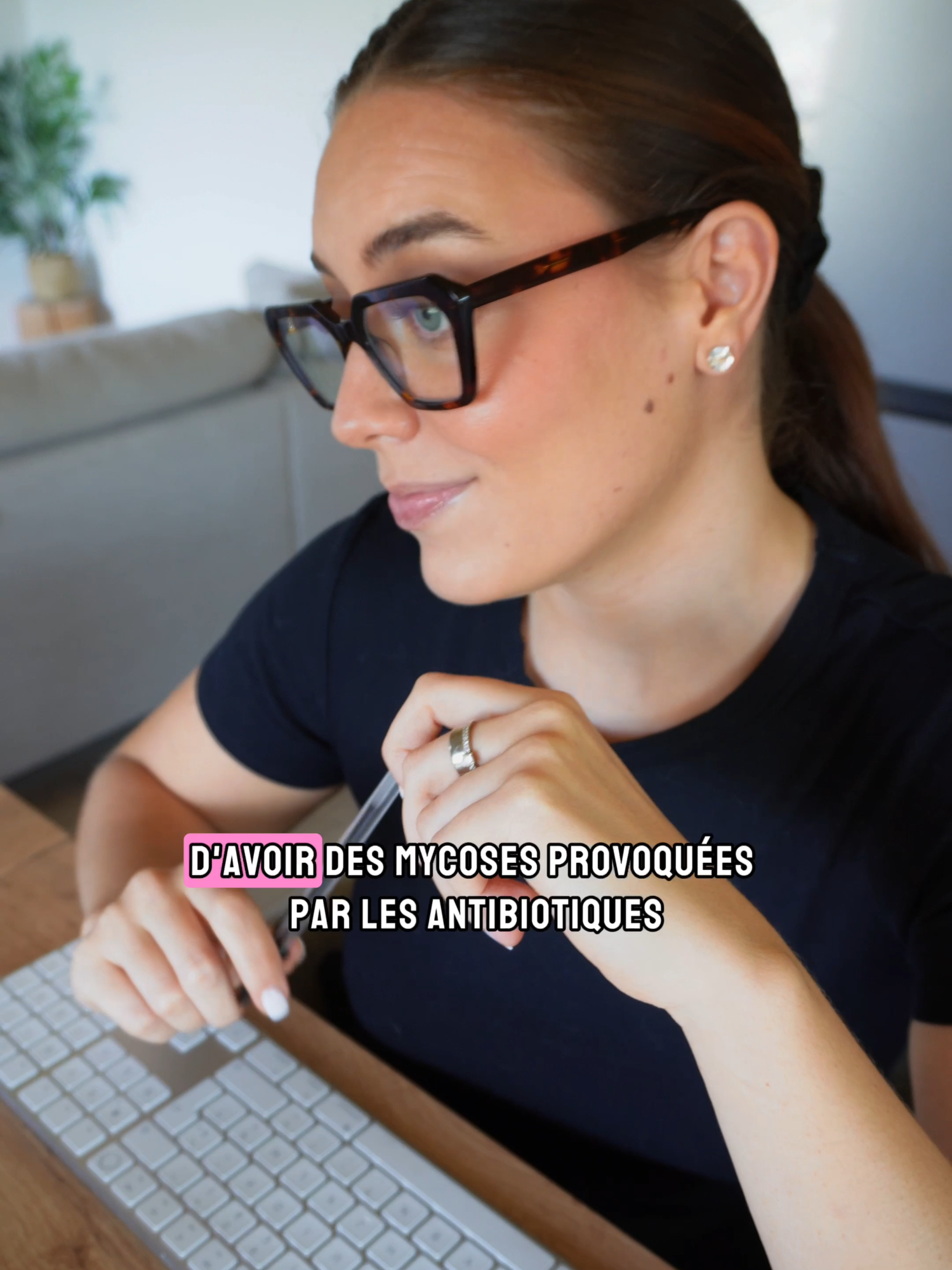 Le vrai souci, ce n’est pas seulement de traiter les symptômes, mais de rééquilibrer de l’intérieur 🌸 C’est là que les probiotiques en gummies entrent en jeu ! Ils aident à restaurer la flore vaginale et à préserver une santé intime durable 🤍 Fini les vaginoses à répétition, place au confort et à la sérénité ✨