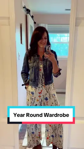 I love this jumpsuit SO much! And I love how versitle it is! It is so easy to transition it to every season! #jumpsuit #jumpsuitstyle #fallfashiontrends #fallfashion #capsulewardrobe 