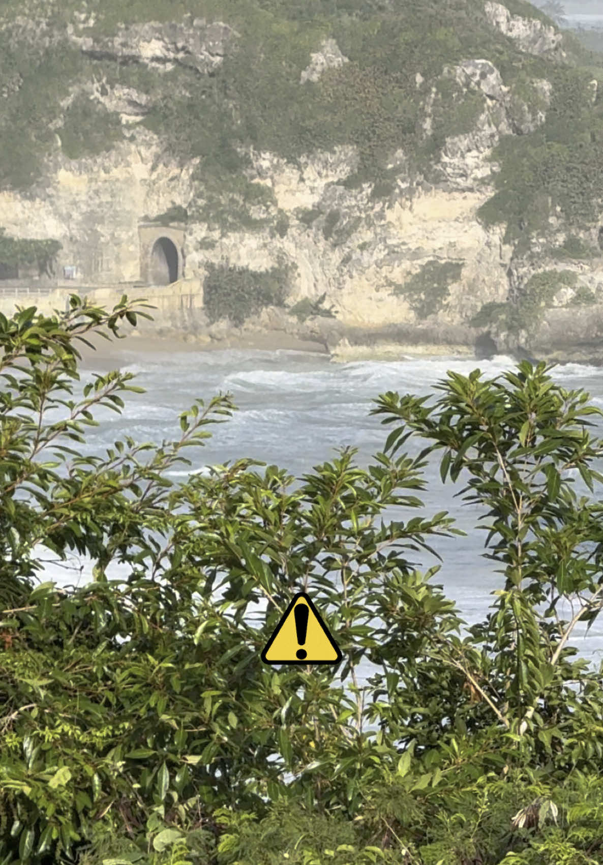 Alert 🚨 August 26 2025 visiting us in Puerto Rico’s North West Coast towns like #quebradillas  #isabela #aguadilla BEACHES are not in swimming conditions  NO se metan a las playas del Noroeste #alert #todaysalert #besafe #puertorico #puertoricotravelbuddy #puertoricotiktok 