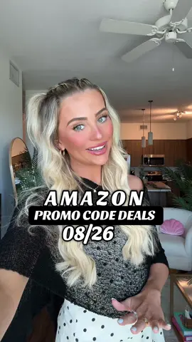 All of the best Amazon fashion deals and promo codes happening today for early fall fashion items! #fallfashion #amazondailydeals #amazondeals #affordablefashion 