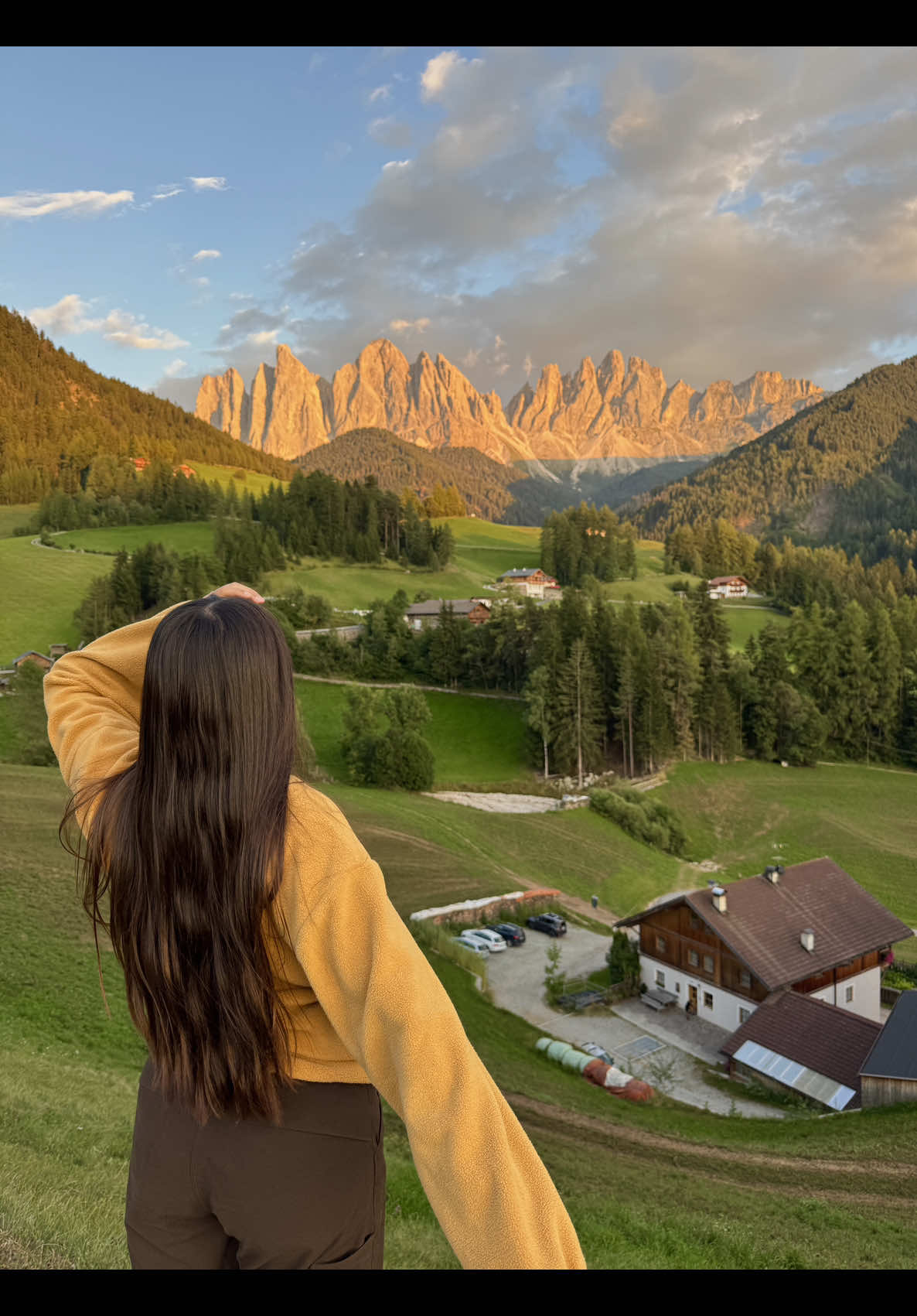 a dreamy sunset in the Dolomites! 🥹🌅 