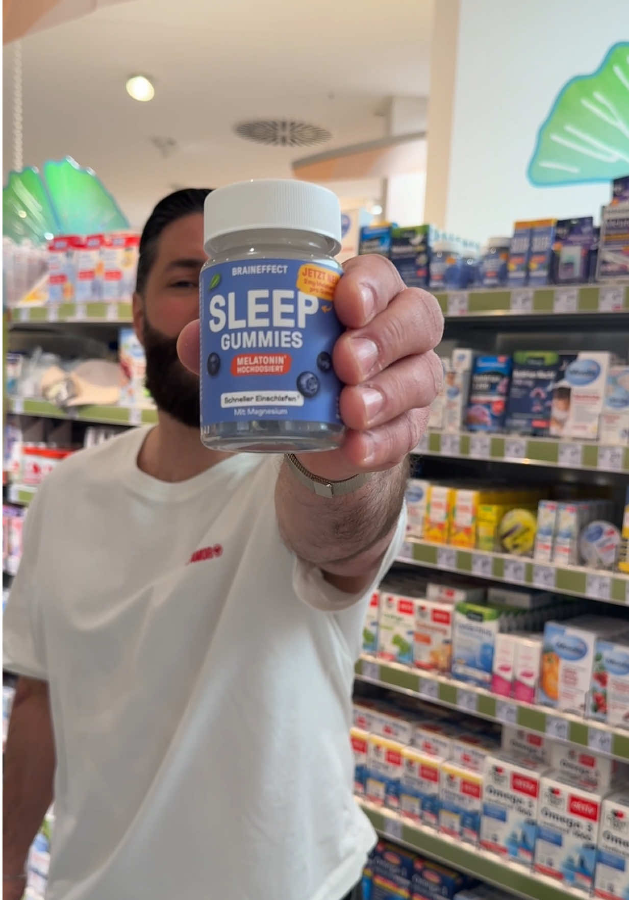 Anzeige @mybraineffect  Schlafprobleme? Grübeln statt Ruhe? Die Sleep Gummies von BRAINEFFECT helfen mir wirklich beim Einschlafen! Jetzt neu mit 2 mg Melatonin – zum gleichen Preis! Vegan, zuckerfrei, lecker nach Blaubeere und perfekt für unterwegs. Ich schlafe schneller ein und starte erholter in den Tag. Gibt’s deutschlandweit in jedem dm-Markt! #braineffect #sleepgummies #sleep #dmdeutschland 