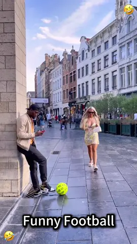 Funny football #prank #funny #usa #haha #fyp #haha #fyp #foryou #Love #football #streetprank #scareprank #funnyvideos 