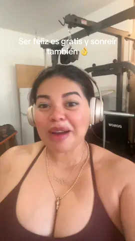 Ser feliz es gratis y sonreír también 👌🥵cansada pero contenta 💪