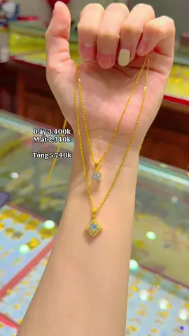 Nhất ông chồng chiều mình quá luôn ạ🥰 bảo cho vợ tiền m.ua cái dây đeo l.ễ😜🥰🥰 #VangBacSongThuong #thinhhanh #tiktok #trending #daychuyen 