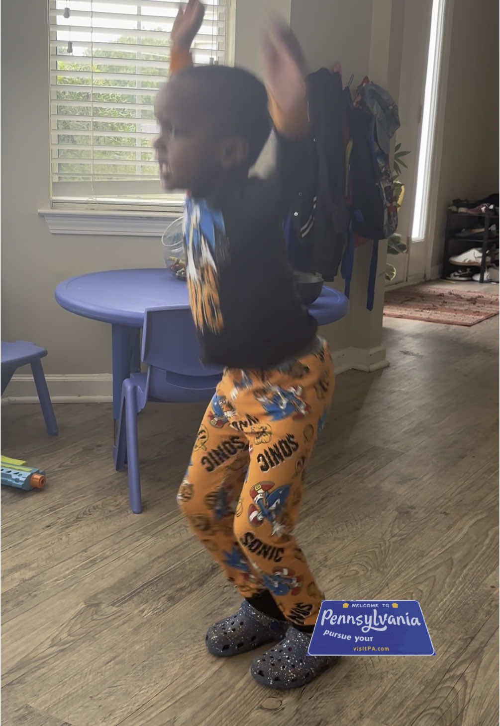 He really trying to catch him a ride. He just knew he was outta there. She gave him a snack and forgot where he wanted to go. 🤦🏽‍♀️🤣