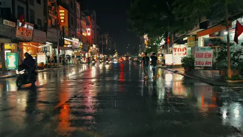 “Cuộc đời vốn dĩ đầy gian nan, nhưng điều đáng sợ nhất không phải là thử thách, mà là đi qua những ngày giông bão chỉ có một mình” #bacninh #bacninh99 #quevobacninh #kcnquevobacninh #langthangđườngphố 