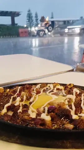 Sisig sa tag-ulan  #Foodie #sisig #rainyday #cozy #fypシ゚viral 