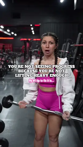 Why you’re NOT seeing progress… Comment “COACHING” to work with me 👇 #weightlifting #weightloss #plateau #progressiveoverload #gymtipsforwomen 
