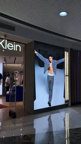 spotted calvin klein mingyu at Tunjungan Plaza Surabaya!!! RUN GIRLS RUN!!! 🏃🏻‍♀️‍➡️🏃🏻‍♀️‍➡️🏃🏻‍♀️‍➡️ #mingyu #kimmingyu #seventeen #seventeen17_official #carat 