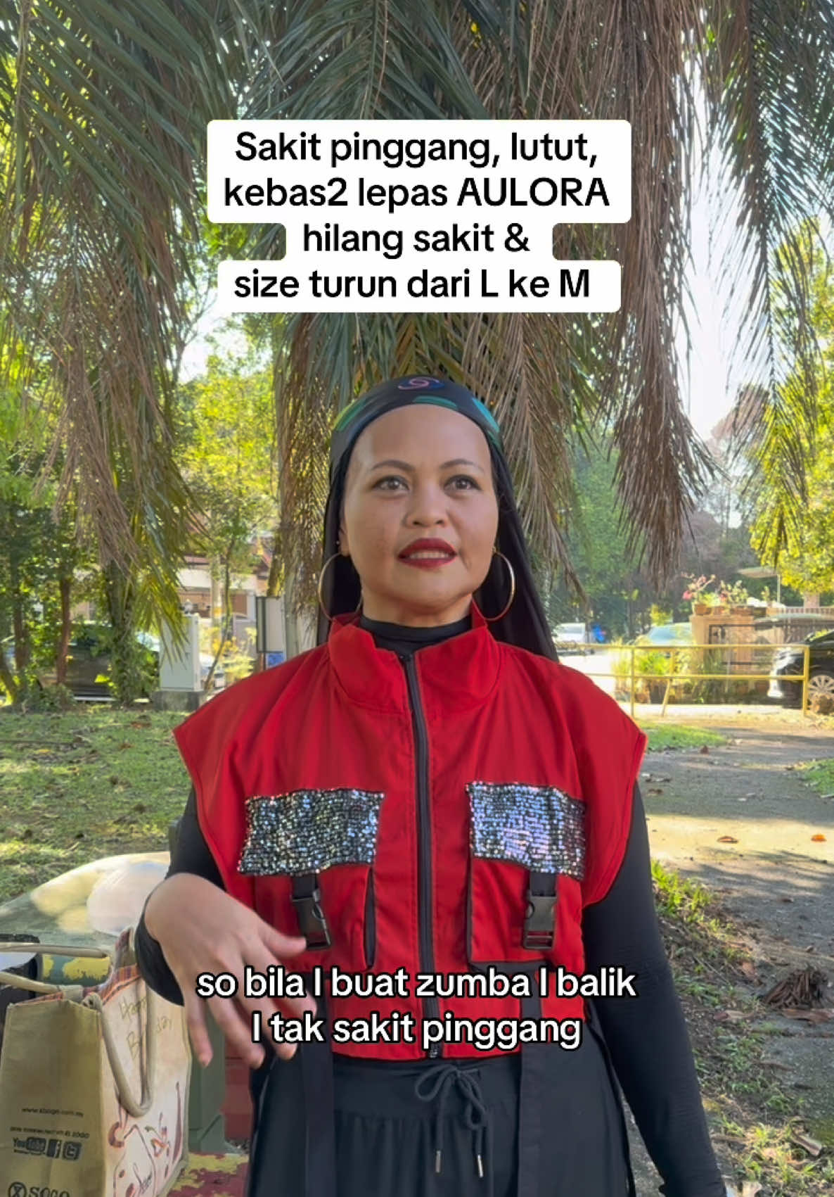 Seluar AULORA? Girdle ke? Legging ke? Pantyhose? Aulora Pants ni walau dia bukan girdle tapi dia lagi power dari girdle. Bila pakai Aulora Pants ni rasa kemas je perut tu. Bahagian yang gelebeh gelebeh tu rasa terletak elok je.  Material dia bukan pakai gunting pastu jahit guna kain tak serap peluh macam girdle biasa kat pasaran luar tu.  Seluar Aulora ni ditenun secara 3D menggunakan teknologi khas dan setiap sambungan benang tu digabungkan dengan bentuk diamond.  Fungsi tenunan berbentuk diamond tu pulak khusus untuk memberi kesan urutan manja secara terus selama kita pakai dia kat badan. Efek urutan yang kita tak perasan bila pakai dia ni sebenarnya bantu beri kelegaan kepada otot otot kita semasa ianya digunakan.  Bestkan? sambil pakai, sambil dapat far infrared, sambil diurut urut manja. Gabungan teknologi Kodenshi Fiber yang memantulkan Far Infrared ke badan kita dan juga teknologi tenunan berbentuk 'diamond' Aulora Pants  yang memberi kesan urutan terapiutiklah yang membantu memberi kelegaan terhadap si pemakai.  Kalau tengok betul-betul kat gambar tu, ada bahagian yang ditenun lebih tebal untuk beri kesan tekanan lebih tinggi especially kat bahagian otot yang kita banyak guna masa bergerak dan ada bahagian yang tenunan nya lebih nipis. Sekali tengok Aulora Pants ni macam PANTYHOSE je tapi tebal sikit dari pantyhose biasa. Kena handle with care. Untuk wanita, Aulora Pants ni elok pakai sampai ke bawah bra-line. Sesuai untuk pegang and reshape bahagian abdomen badan.  Far infrared yang dipantulkan ke bahagian abdomen  dan rahim ni sangat membantu untuk melegakan masalah masalah berkaitan usus, kesuburan dan kewanitaan.  Ps: Make sure dapatkan size seluar Aulora yang tepat ya. Baru sedap pakai and dapat kesan pemakaian yang optimum. #AuloraPantswithKodenshi #helpsinbloodcirculation  #farinfraredtechnology  #BEInternational #fyp 