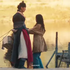The funniest thing ever😂😂😂 • • • #kdrama #kdramaedits #bonappetityourmajesty #bonappetit #imyoonah 