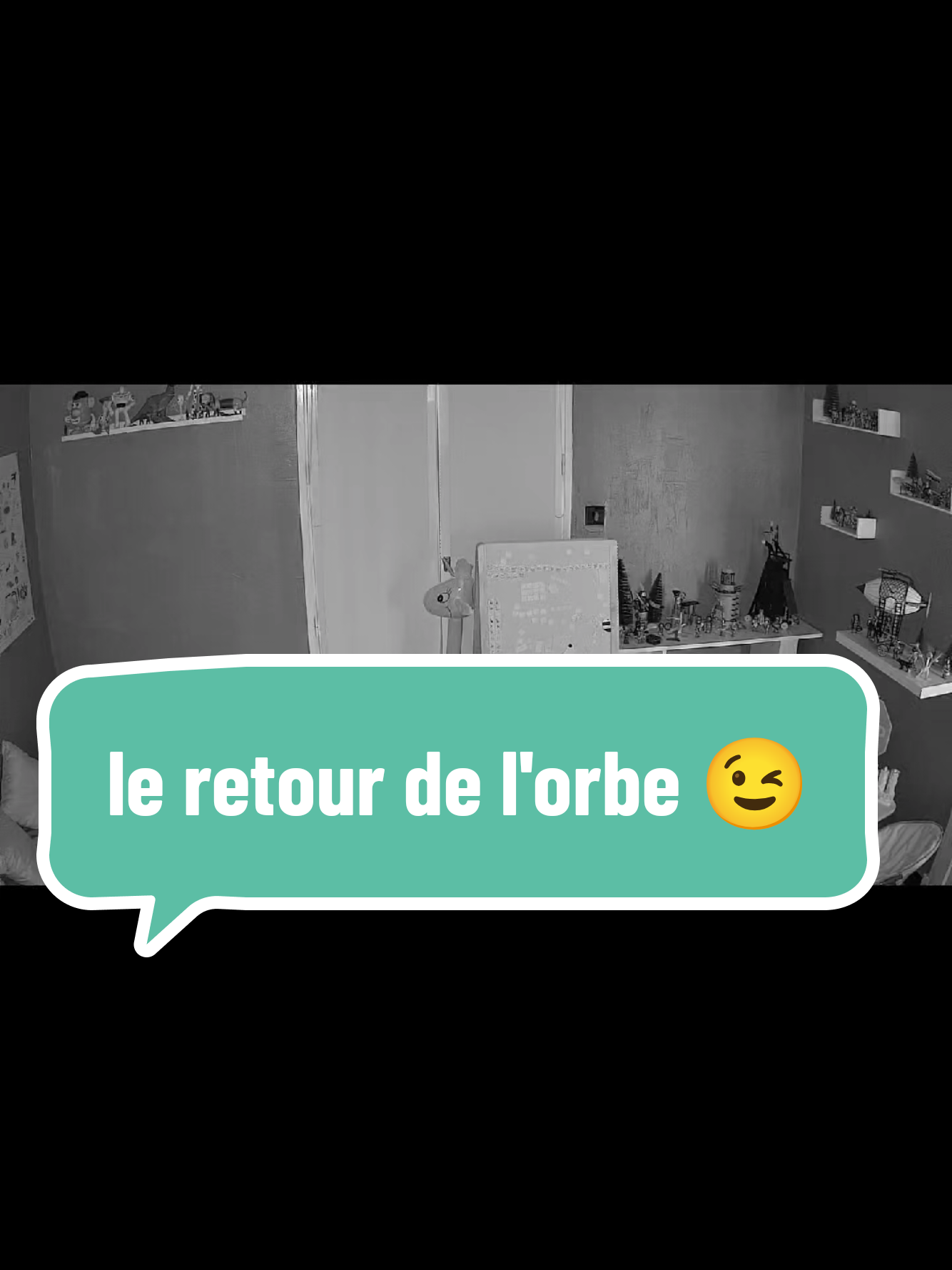 l'orbe à de nouveau déclenché la caméra et la caméra essaye de la suivre #paranormal #orbe #manifestation 