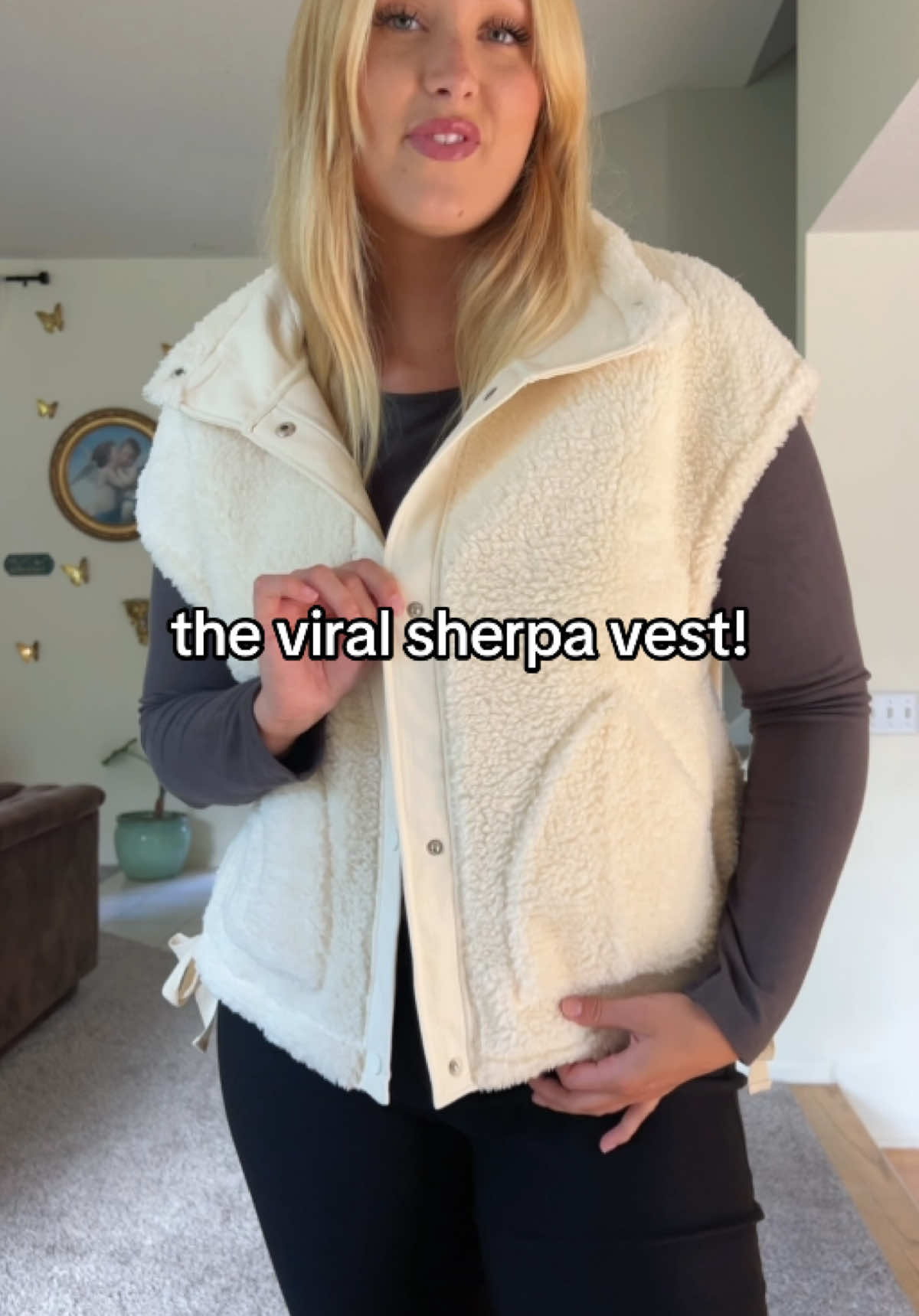 super cozy and can easily be paired with a hoodie underneath! 🧸 @Uaneo #fashion #outfit #fashiontiktok #outfitideas #vest 