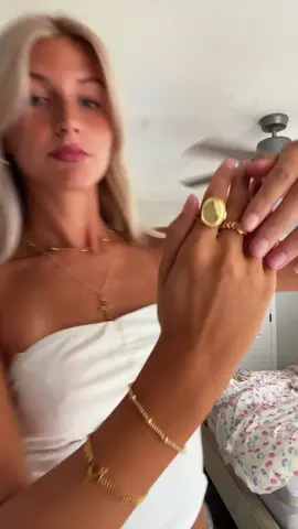 @wearfelicity 