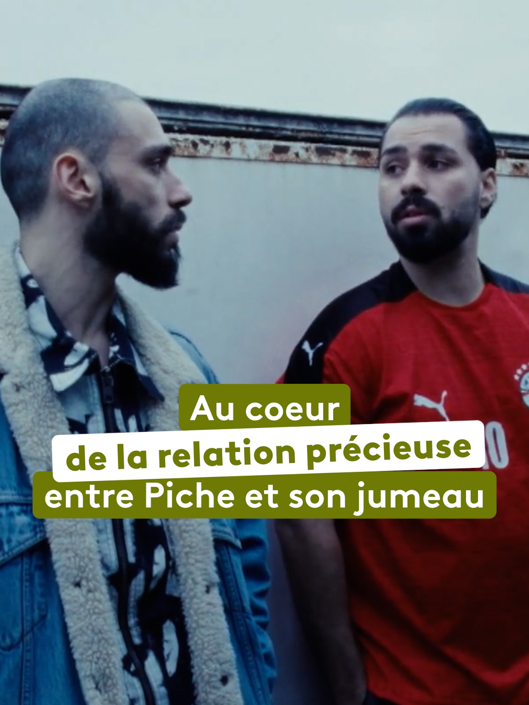 « J’ai eu la chance d’être avec quelqu’un de différent. »  Morgan, frère jumeau et premier soutien de Piche, se confie sur leur relation et nous livre un beau message d’amour et de tolérance.  👉 Retour sur le parcours d’un jeune garçon qui a su oser dans le documentaire « L’absent, dans le cœur de Piche » disponible sur notre plateforme france.tv (lien en bio 📌)