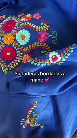 🩷✨ #handembroidery #embroideredhoodie #embroideredsweater #handembroidered #mexicanembroidery 