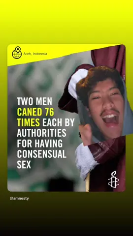 🚨 Aceh masuk @Amnesty 🕯 karena ngelakuin hal ini? Baca caption biar engga salah paham😲 Berbijaklah dalam berkomentar. Sebagai daerah yang menggunakan hukum Islam, Aceh sering kali mendapat perhatian dari organisasi kemanusiaan, baik di dalam dan di luar negeri, dalam berbagai implementasinya. Spesifik tentang c4mbuk, banyak yang menilai bahwa hukuman fisik yang diberikan kepada pelaku kejahatan tidak bisa ditarik balik, jika sewaktu-waktu terdapat kesalahan dalam dakwaan. Sebagai orang Aceh, gua pribadi baru tau bahwa Qanun bisa memberikan hukuman kepada pelaku hubungan sesama jenis. Aturan ini merujuk kepada apa yang disebut sebagai Liwath. Liwath dalam Qanun merujuk kepada penetrasi “bola” seorang pria ke belakang pria lain. Lantas yang menjadi pertanyaan, apakah ada saksi yang memberatkan dugaan ini? Dalam Islam, penting untuk menggunakan 4 orang saksi yang adil dalam perihal Zina. Ditambah, adanya ketakutan dalam menghakimi menunjukkan betapa kuatnya keadilan dalam Islam. Namun menurut temen-temen gimana, apakah cambuk masih tepat untuk dilakukan? Coba tulis di kolom komentar.
