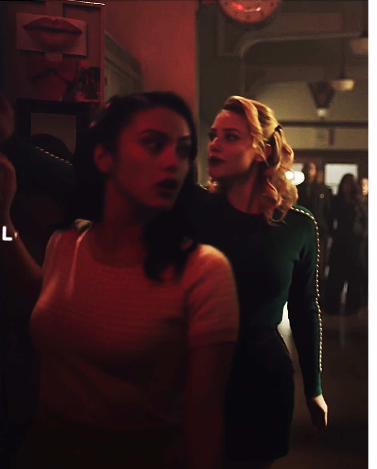 La V y la B || collab con @⚡️Ezequiel ⚡️ || #veronicalodge #bettycooper #camilamendes #lilireinhart #riverdale 