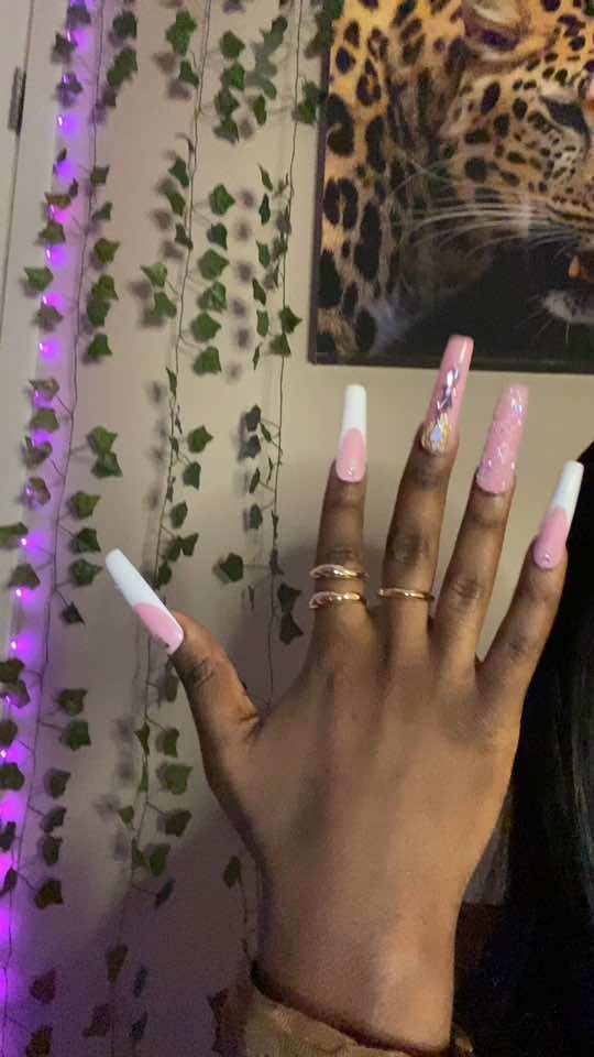 Lovful really does their thing when it comes to thick, long lasting, beautiful & durable nails 💞 I literally still have this set and reuse them any time I’m feeling like a “long nail day” #fyp #pressonnails #lovfulnails #handmadepressonnails #nailsoftheday 