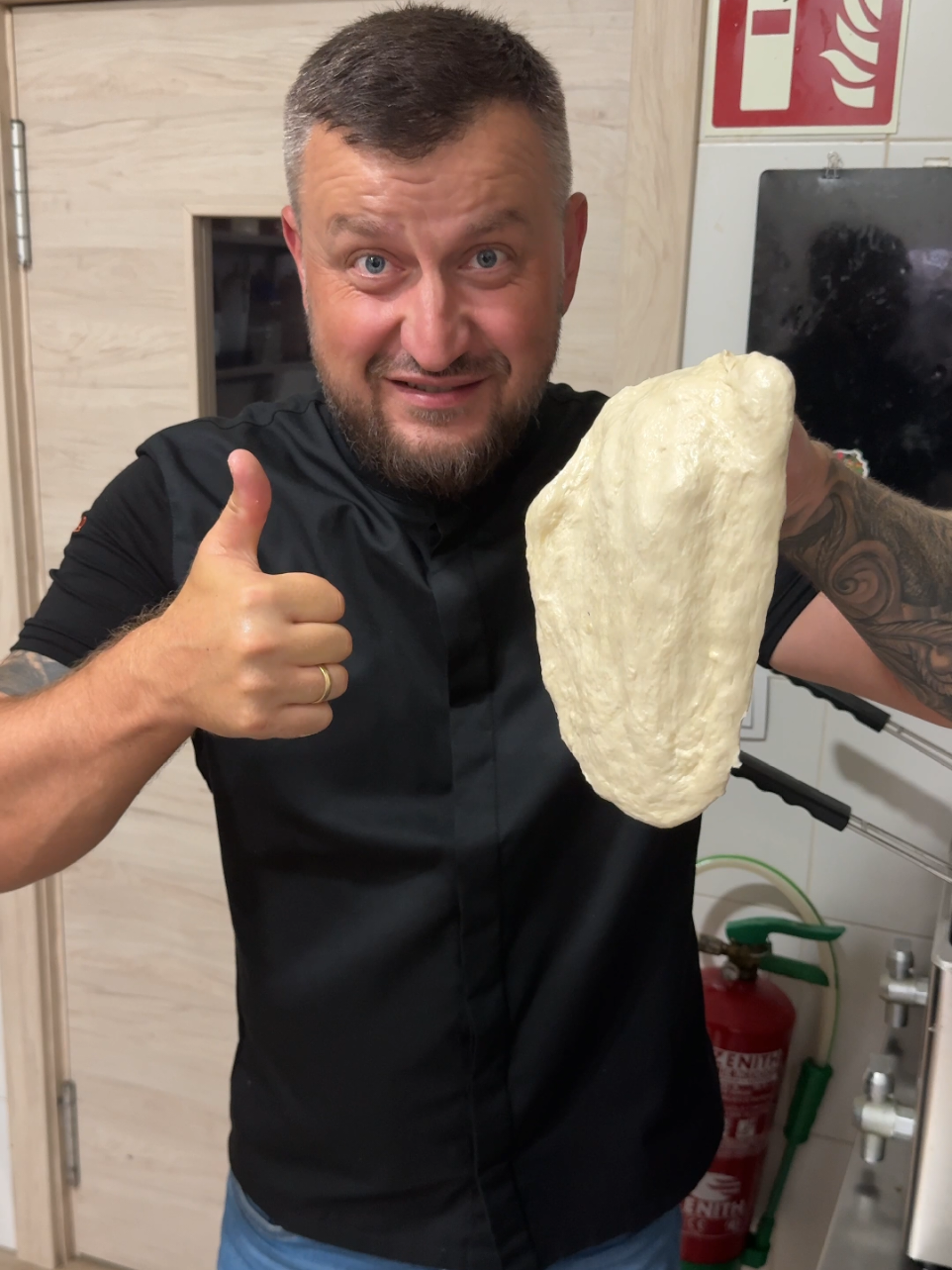 🍕🔧 Pizza dough + drill = crazy hack! 🤯 Would you try this at home? 😂