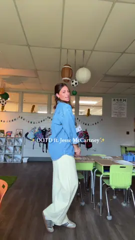 officially added to the classroom playlist thanks to @Lo ✨ #fyp #foryou #foryoupage #teacher #OOTD 