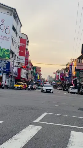 Hoàng hôn thật đẹp 😍  Làm về bắt được cảnh này ✈️✈️ #taiwan🇹🇼 