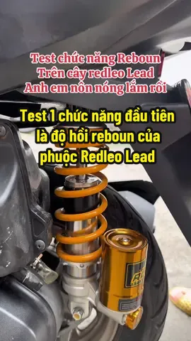 😎  Tiếp tục nhận order phuộc Redleo Xe Lead 2val - 4val. Mẫu bình dầu xéo 328. Né dè sau.  Tất cả xe ga mà phuộc sau nằm lòi ra phía sau bôe là đều dùng được Phuộc redleo bình xéo cho ae lead 😎 Mình trực tiếp cầm, nắm, sờ, rờ, chạy, thử, chỉnh. Mình k biết như nào hết, nhưng 3 chức năng trên cây phuộc này qả thật hơi bị bất ngờ kkkkk - Chỉnh thật Núm thật trên bình dầu - Chỉnh độ hồi ty phuộc Reboun - Chỉnh chiều dài lên được luôn nhé Lên đơn ngay. E còn 30 xuất ạ ☎️:   089.89.3333.5 - 0908.078910 E Hiếu GV #chútùngrútcămgòvấp #redleovietnam #chuyêndọnxea110 #phuộcREDLEOLEAD328 