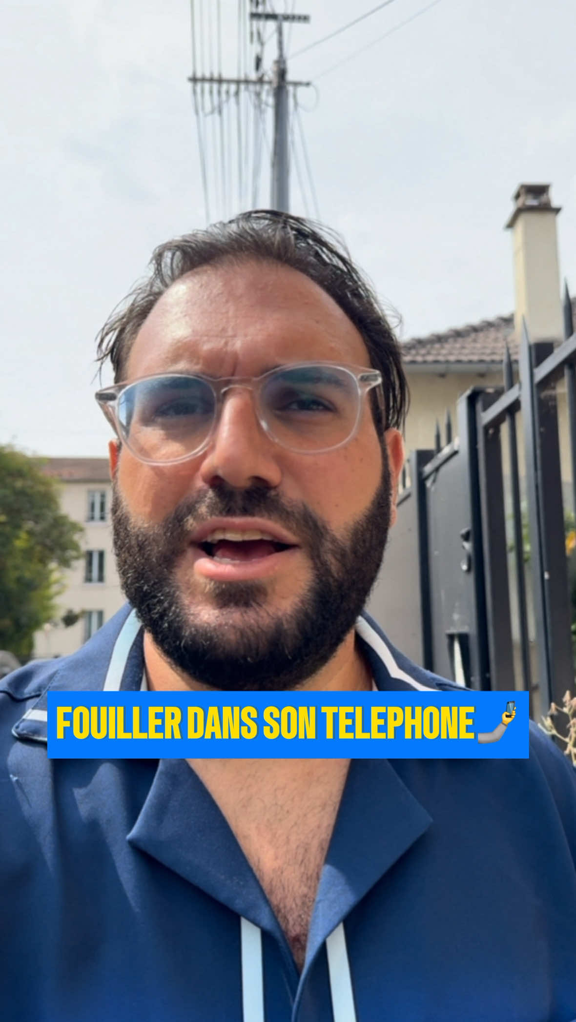 Fouiller dans le téléphone de son mec ou meuf ❤️🤳 #telephone#amour#couple#tromperie#drole 