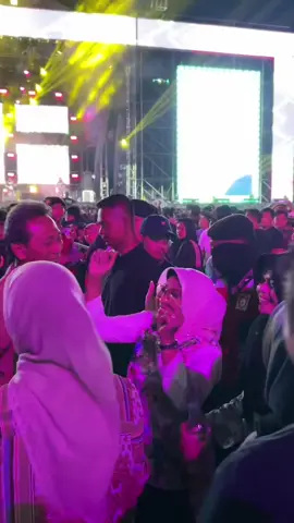 Goyang Bu Lilis 😂 #kebumen #kebumenfest2025 #kebumen24jam 