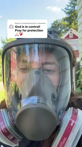 Replying to @linedancerjan why do we have a brain????? 🧠 #fullfacemask #preppersoftiktok #doomsdaypreppers #gasmask #ww3 