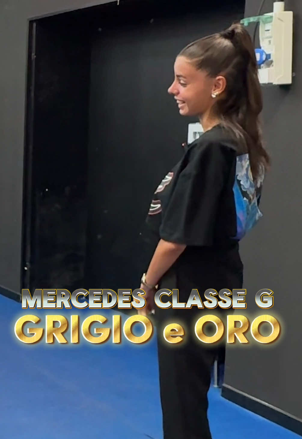 Il Classe G è ormai diventato una vera e propria icona nel mondo delle auto. Che cosa ne pensate di questo abbinamento? #mercedesbenz #classeg #luxurycars #fyp #auto