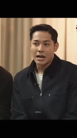 the way he respect qas🫡🤍 (yg lain tolong cover sikit reaction tu)🤣 #thariqridzuwanhistreasure #meerqeen #qasrinakarim #dimplecouple #fypシ 