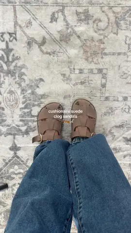 these suede clogs are so perfect for fall 🤍 @Cushionaire #TikTokShopCreatorPicks #tiktokshoplaborday #suedeclogs #clogs #cushionaire 