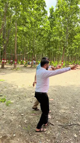 को नाचेर थाक्ने?