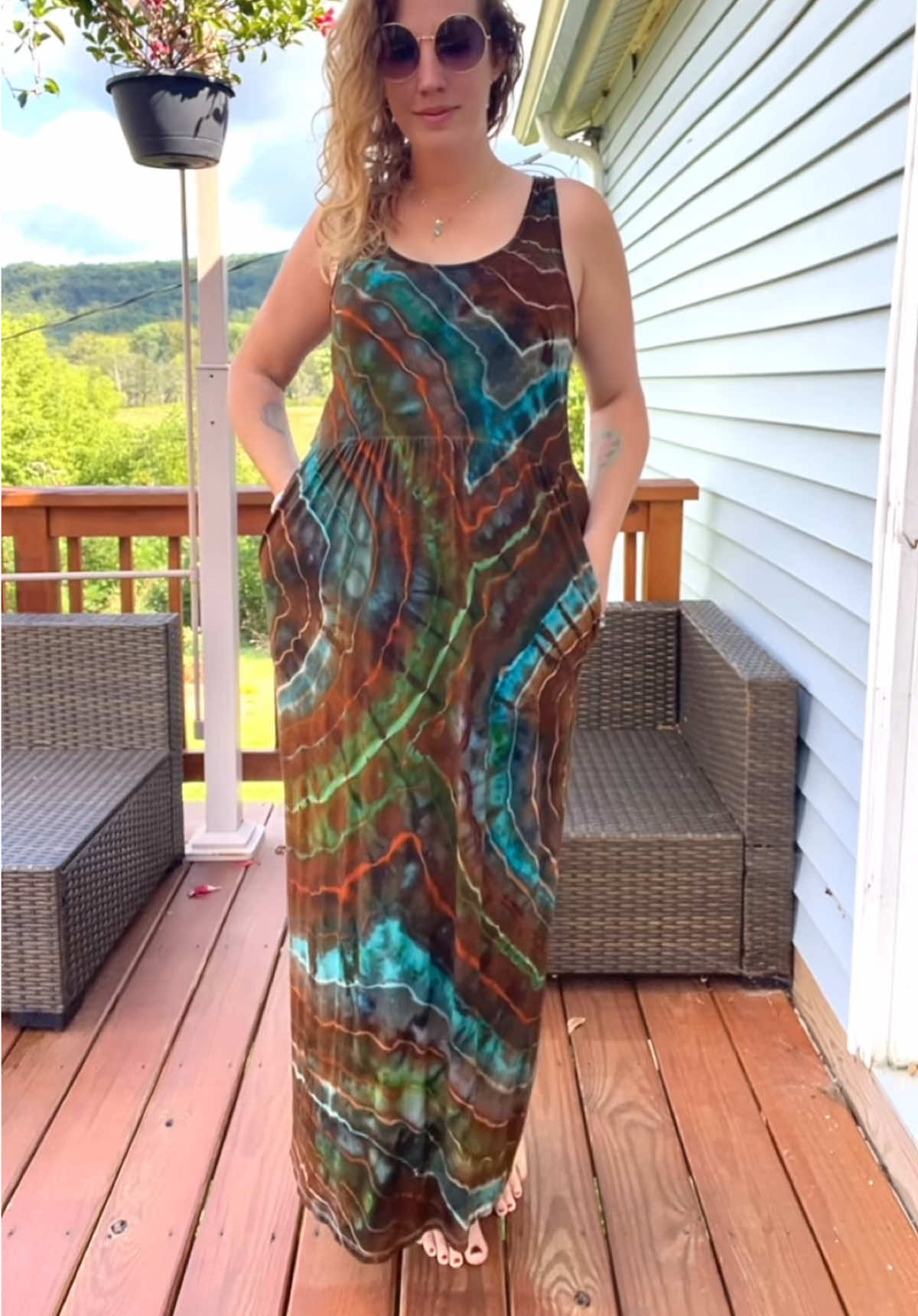Watch the magic unfold This flowy maxi dress with pockets got the full earthy tie dye treatment - deep roots, warm tones, and festival vibes written all over it. Perfect for dancing barefoot in the grass and chasing sunsets. Available TOMORROW at 6PM EST in the new release — set your alarms! #tiedye #tiedyedress #tiedyeing #icedye #icedyeing  