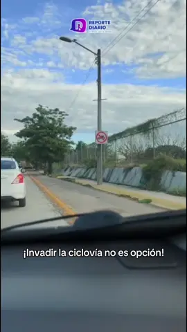 ¡Invadir la ciclovía no es opción! Conductores se meten a la ciclovía para evadir el tráfico en Las Juntas. Autoridades y ciudadanía llaman a respetar las reglas viales. Leer nota: https://bit.ly/3JSTGd6  Redacción: Brayan Celis #Reporte #Hoy #Movilidad #PuertoVallarta #seguridadvial 