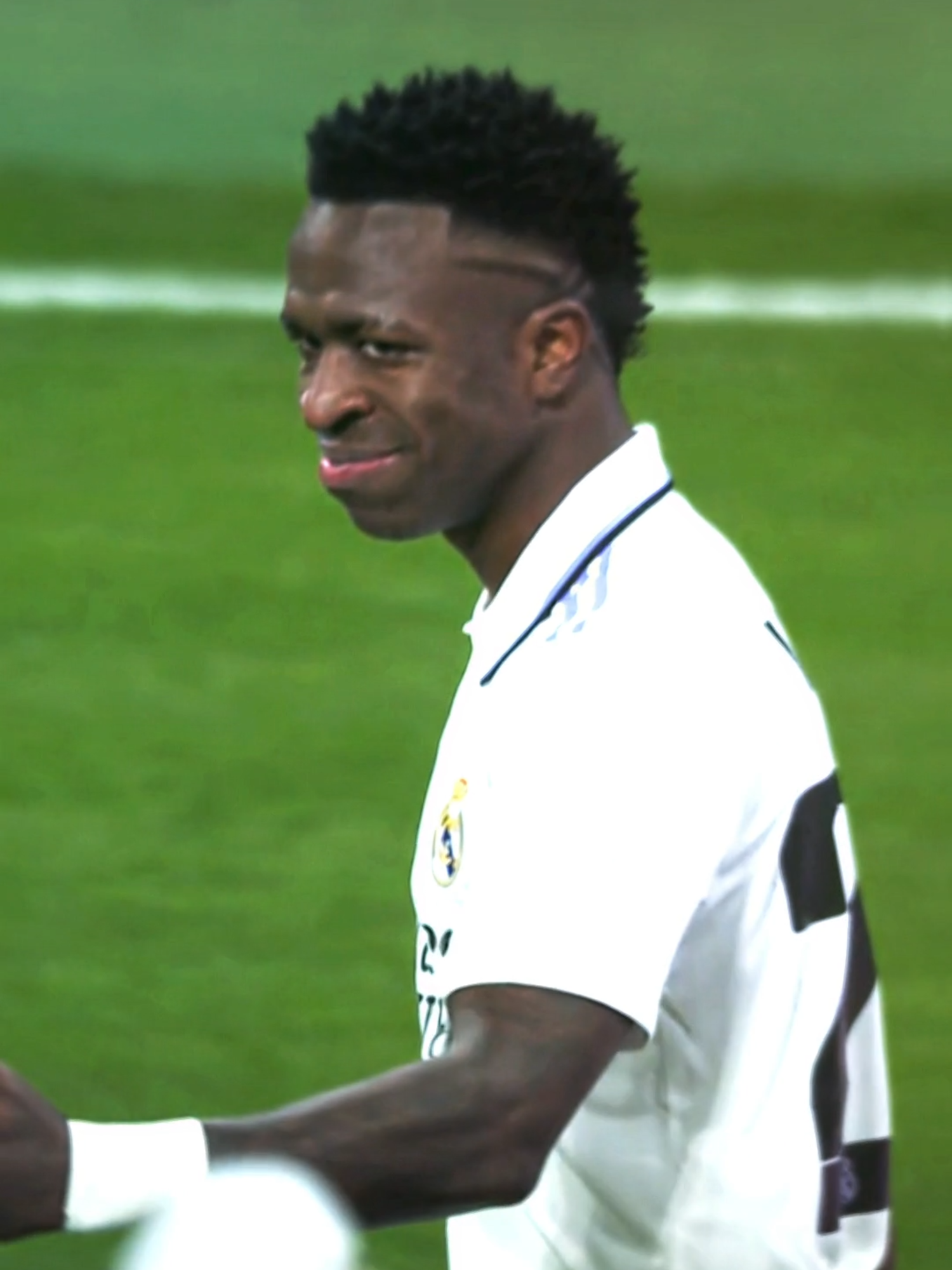 Vini owning araujo moments 😈 || #viniciusjunior #vinicius #realmadrid #hanasq #harusq #foryou #foryoupage