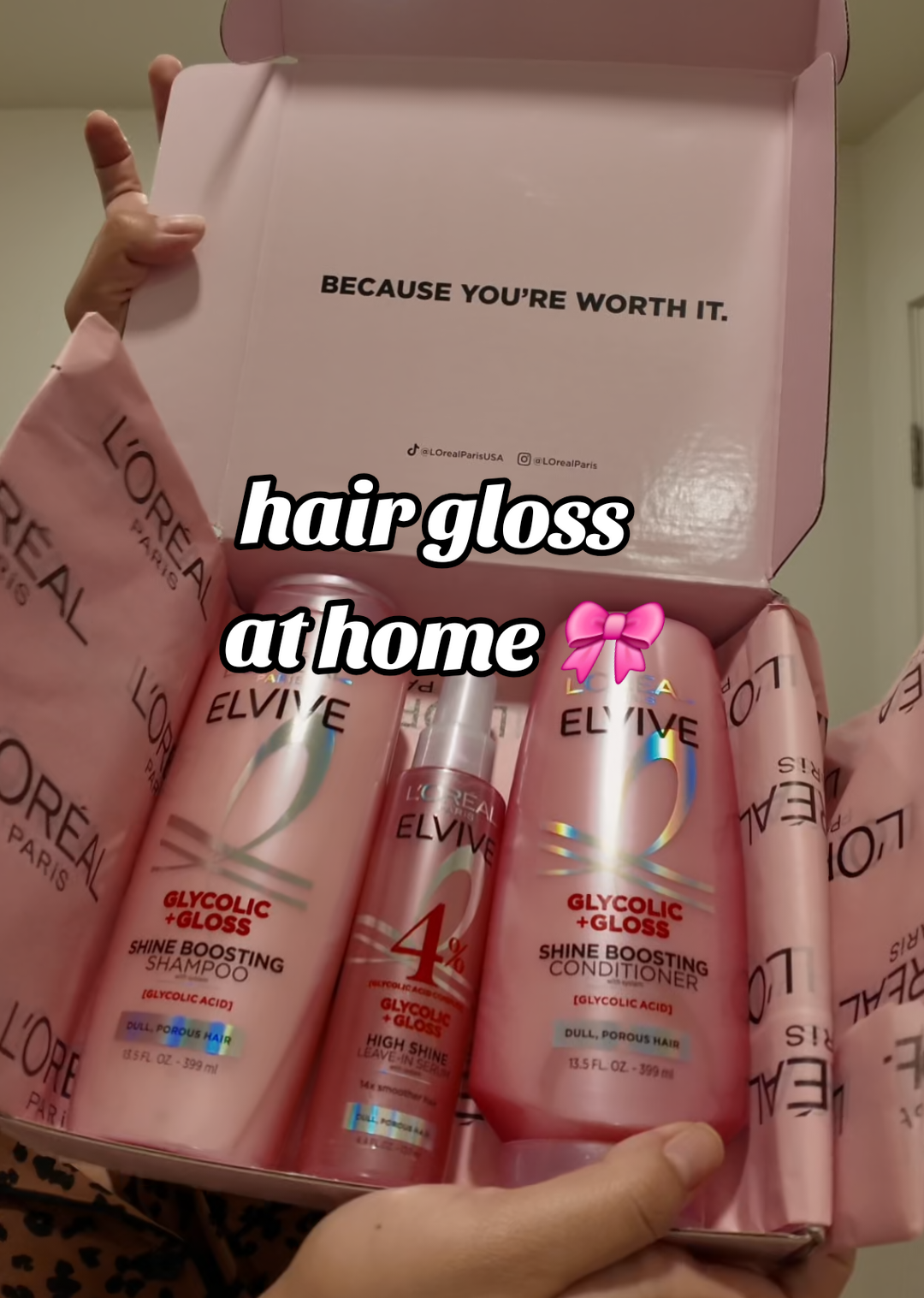 at home hair glycolic + gloss on curly hair? GIRRRLLL so obsessed and affordable?! Tyyy @lorealparis 💓 #hairgloss  #affordablehaircare #loréalparisusa  #curlyhaircare 