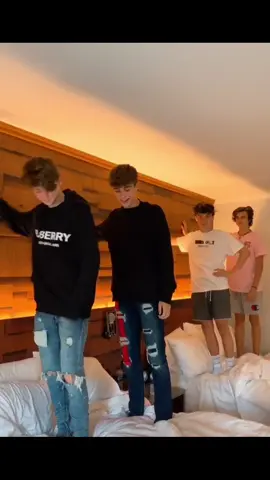 🌷@Payton Moormeier @jacksonfelt #paytonmoormeier #jacksonfelt #samhurley #joshrichards #fyp 