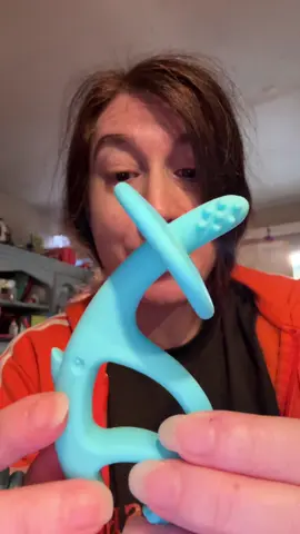 If you have a teething baby in need of relief, check this dancing elephant #teething toy from #mombella that will help babies giving them #relief and it’s safe for ages 3 months and up.  #forbabies #babytok 