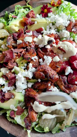 Avocado Bacon Chicken Salad with Jalapeño Honey Mustard. My ideal lunch salad 🥗 