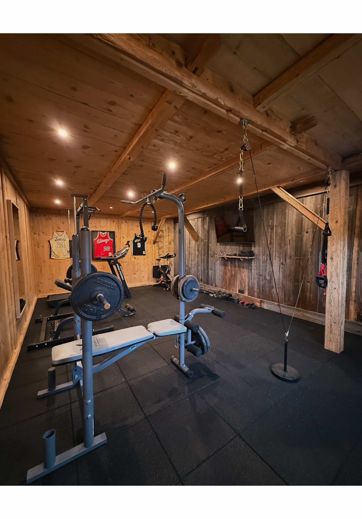 Home gym finally finished 💪🔥 Time to train! #HomeGym #GymSetup #FitnessJourney #WorkoutAtHome #HomeTransformation