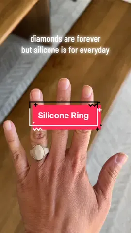 Silicone rings are more practical for everyday life. Working out, traveling - it’s so much more comfortable to wear than a diamond ring. #tiktokshopcreatorpicks #tiktokshoplabordaysale #rinfitrings #siliconerings #weddingring 